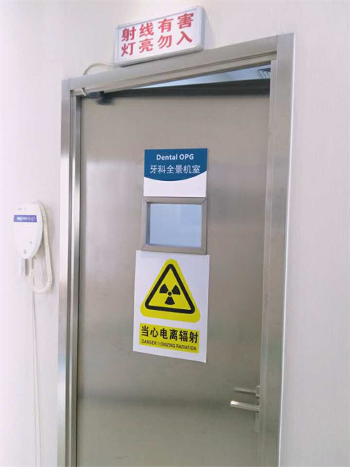 伊犁防辐射铅门：守护生命健康的隐形盾牌